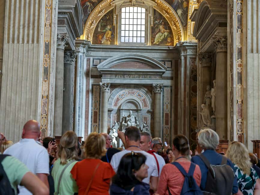afbeelding n.36 van Rome: Sint-Pietersbasiliek, La Pietà en Pauselijke graftombes Tour activiteit in Rome, geüpload door aanbieder