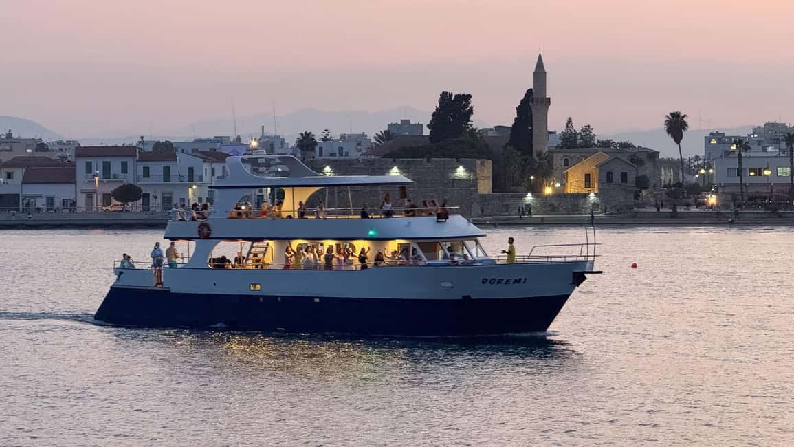 Image N°8 de Larnaca : Croisière au coucher du soleil avec un verre de vin activité à Larnaca, publiée par le prestataire