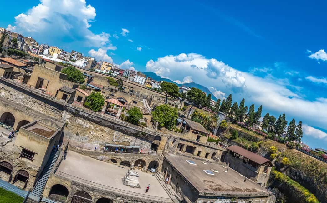 image n.9 of Vesuvius and Herculaneum from Naples activity in Ercolano, uploaded by supplier