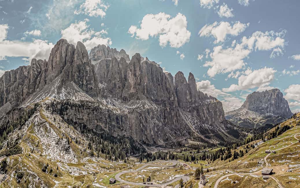 billede nr.3 af aktiviteten Sellaronda Tour - Oplev Dolomitterne på en halvdagstur! i Corvara, uploadet af udbyder