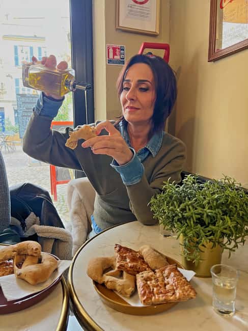 imagem n.11 de Avignon: Passeio a pé guiado por comida e vinho no distrito histórico atividade em Avignon, carregada pelo fornecedor