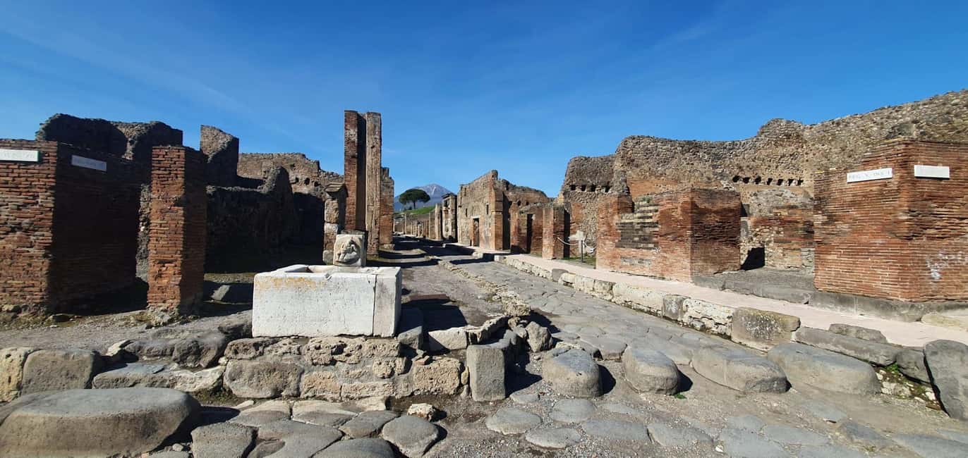 bild nr.3 av Neapel: Pompeji & Vesuvius dagsutflykt med biljetter och lunch aktivitet i Neapel, uppladdad av arrangören