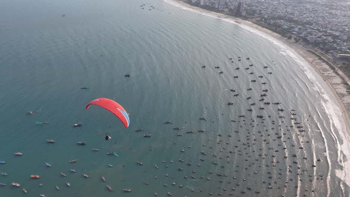 image n.9 of Da Nang Private paragliding experience on Monkey Mountain activity in Central Vietnam, uploaded by supplier
