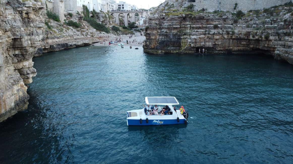 Image N°18 de Polignano a Mare : Excursion en bateau écologique avec plongée en apnée et grottes activité à les Pouilles, publiée par le prestataire