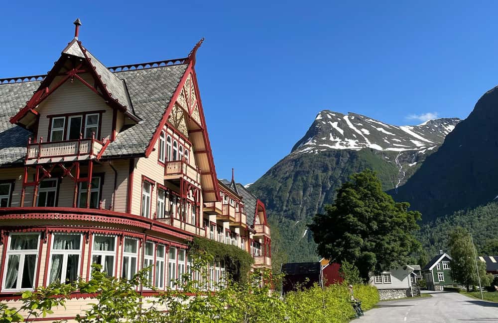 Image N°3 de Croisière dans le fjord Hjørundfjord aller-retour à partir d'Ålesund activité à comté de Møre og Romsdal, publiée par le prestataire