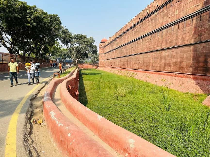image n.8 of Red Fort Skip-the-Line E-tickets & guide Delhi transfers activity in New Delhi, uploaded by supplier
