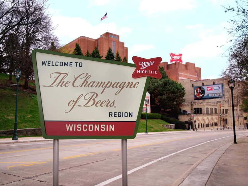 image n.3 of Chicago:Milwaukee City Highlights Day Trip with Brewery Tour activity in Milwaukee, uploaded by supplier
