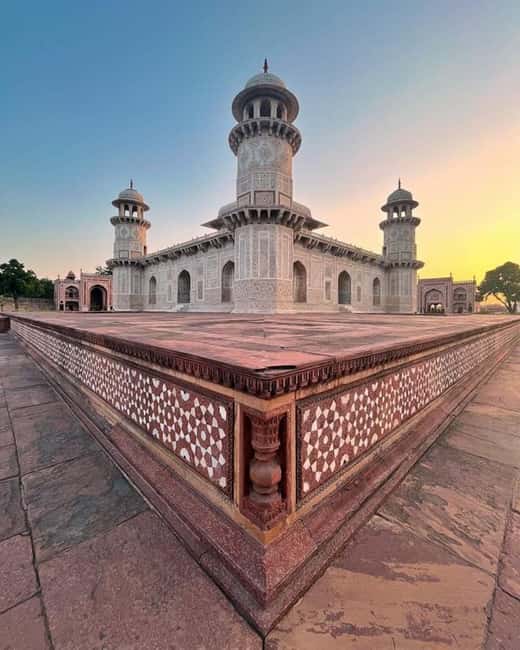 image n.11 of From Delhi: Private Day Trip, Taj Mahal+Agra Fort+Baby Taj activity in Agra, uploaded by supplier