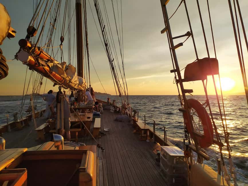 image n.5 of Marseille: Frioul Islands Sunset Cruise with Cocktail Dinner activity in Marseille, uploaded by supplier