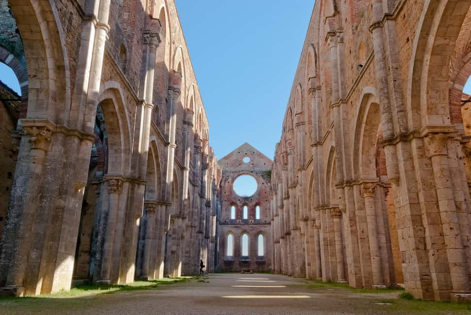 Immagine nº 2 di Tour per piccoli gruppi di San Gimignano, Volterra, Abbazia di San Galgano attività a Chiusdino, caricata dal fornitore