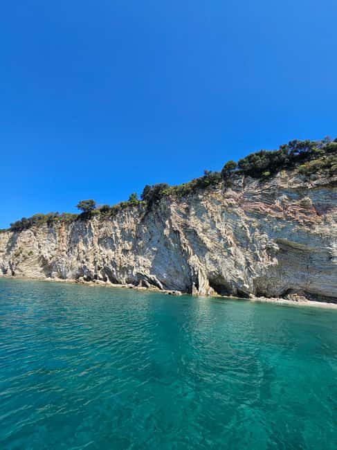 image n.20 of Sarandë: Boat Tour to Kroreza with Snorkelling and Umbrella activity in Sarandë, uploaded by supplier