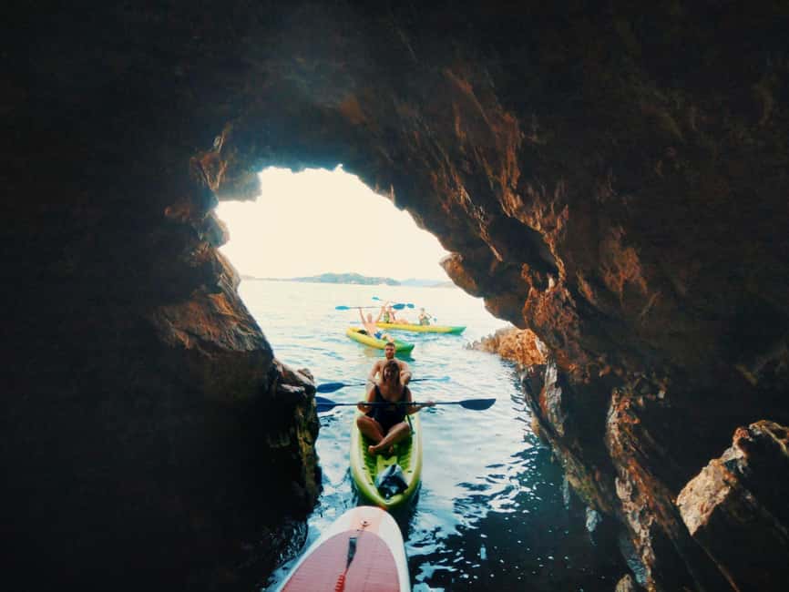 imagen n.º 4 de Skiathos: Excursión guiada en kayak de mar con parada para nadar actividad en Ciudad de Skiathos, subida por el proveedor