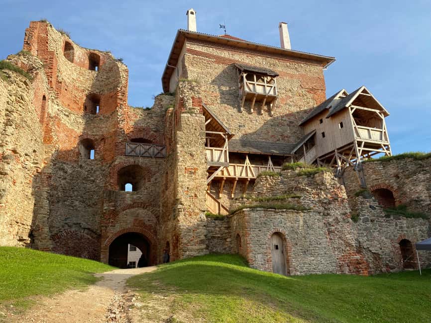 imagem n.16 de Riga: Passeio pela Colina das Cruzes, Palácio de Rundāle e Castelo de Bauska atividade em Distrito de Rundale, carregada pelo fornecedor