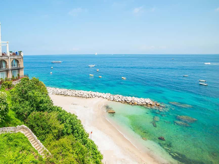 Immagine nº 13 di Tour VIP di Capri: Anacapri, Giardini di Augusto e Faraglioni attività a Campania, caricata dal fornitore
