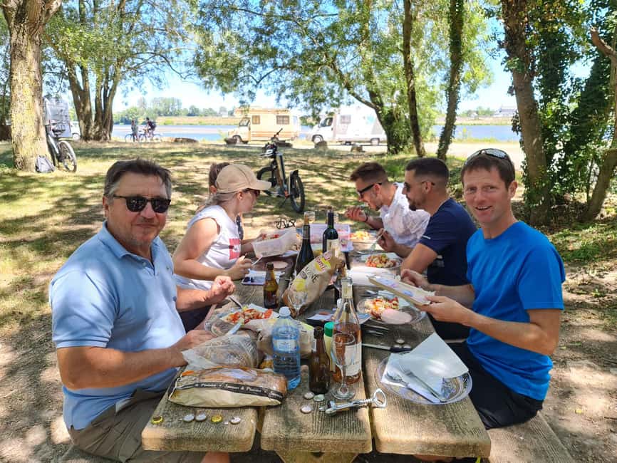 image n.10 of Chateaux de la Loire cycling ! activity in Cheverny, uploaded by supplier
