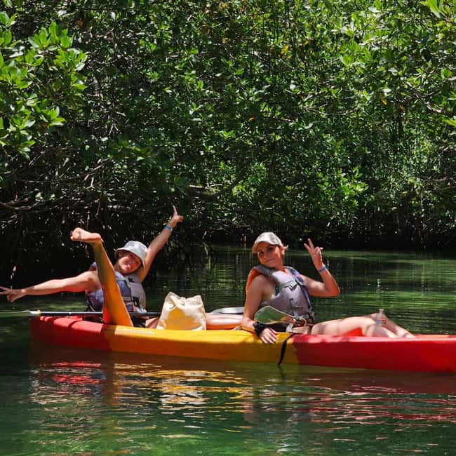 imagen n.º 9 de Cancún: Excursión en Kayak por la Laguna Nichupté actividad en Cancún, subida por el proveedor