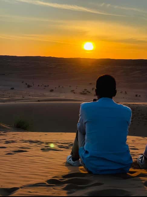 Immagine nº 4 di Muscat: Tramonto nel deserto e Wadi Bnai Khalid Tour di un giorno intero + pranzo attività a Regione al-Sharqiyya, caricata dal fornitore