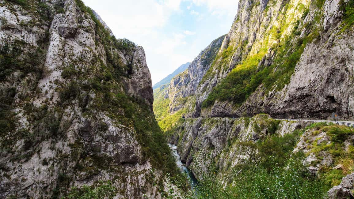 Bild Nr. 25 von Kotor: Tagestour und Bootsfahrt zum Skadar-See und Biograd Aktivität in Gusinje, hochgeladen vom Anbieter
