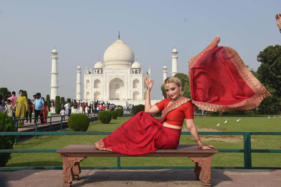 imagem n.3 de De Deli: Excursão ao Taj Mahal ao nascer do sol com conservação de elefantes atividade em Agra, carregada pelo fornecedor