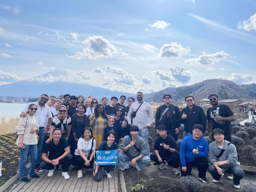 image n.4 of Tokyo: Mt. Fuji, LakeKawaguchiko, Pagoda, & Oishi Park Tour activity in Fujinomiya, uploaded by supplier
