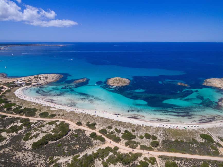 Image N°83 de Ibiza : croisière premium d'une journée à Formentera en catamaran activité à Sant Josep de sa Talaia, publiée par le prestataire