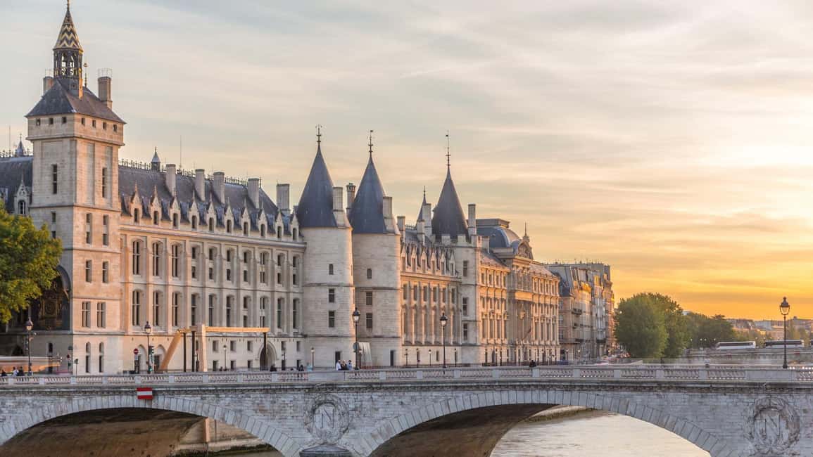 Image N°3 de Paris : Le cœur historique de Paris : Visite à pied de l'Île de la Cité activité à Paris, publiée par le prestataire