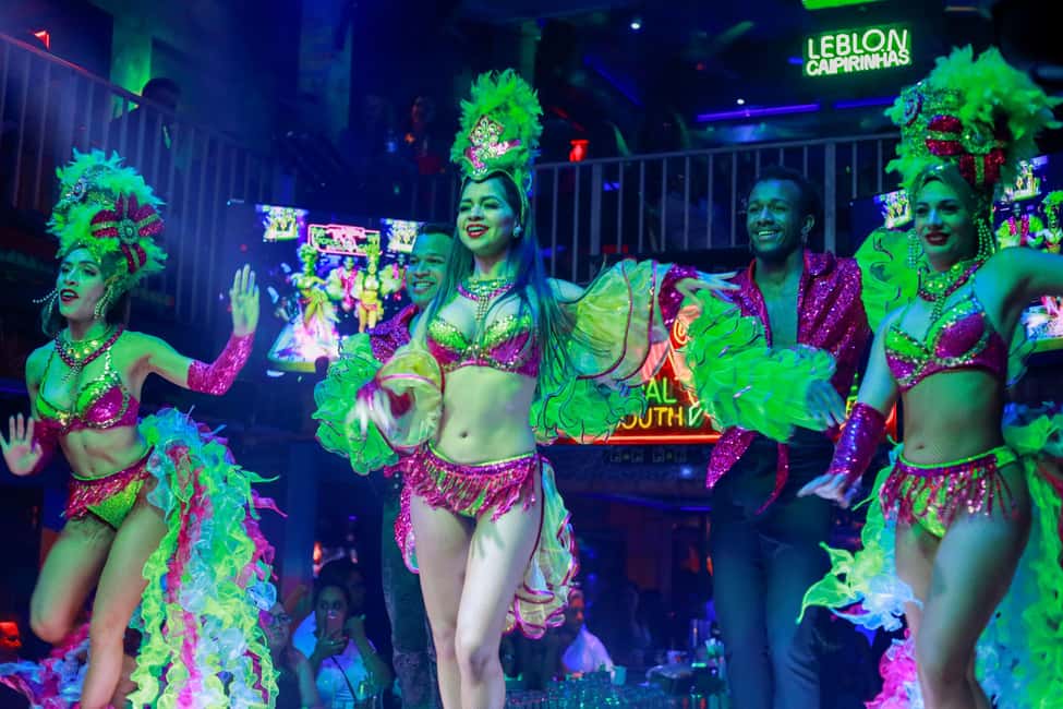 image n.8 of Miami: Mango's Tropical Cafe Dinner & Show activity in Miami, uploaded by supplier