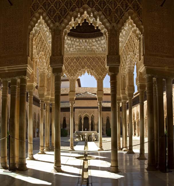 bild nr.6 av Granada: Alhambra guidad tur med Nasrid-palats och stadspass aktivitet i Granada, uppladdad av arrangören