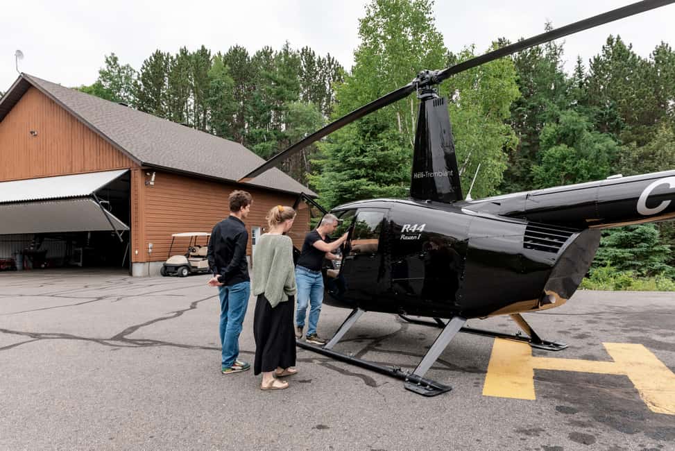 Bild Nr. 6 von Mont Tremblant: Hubschrauberrundflug mit optionalem Zwischenstopp Aktivität in Lac-Supérieur, hochgeladen vom Anbieter