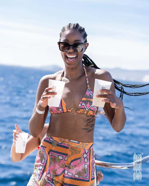 Image N°48 de Ibiza : Brunch sans fond à l'Ibiza Boat Club avec boissons et DJ activité à Ibiza (ville), publiée par le prestataire
