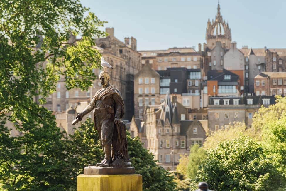 image n.3 of Edinburgh: Hop-On, Hop-Off Bus Tour City & Britannia Combo activity in Edinburgh, uploaded by supplier