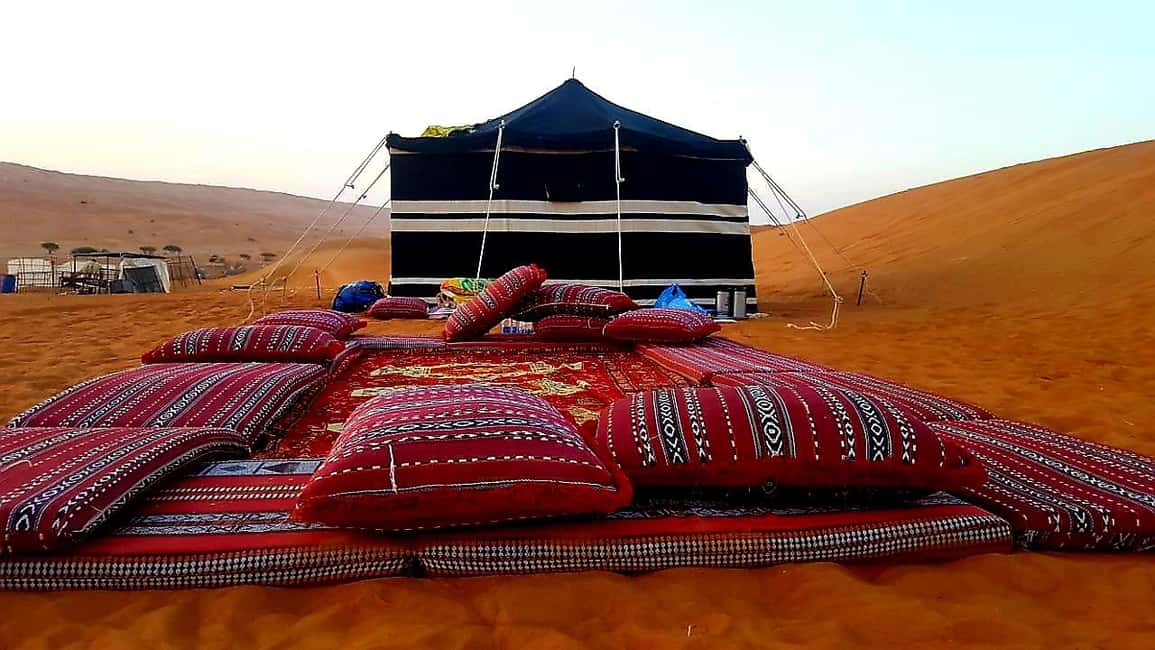 Immagine nº 3 di Muscat: tour privato del deserto di Wahiba Sands con campeggio e pernottamento attività a Regione al-Sharqiyya, caricata dal fornitore
