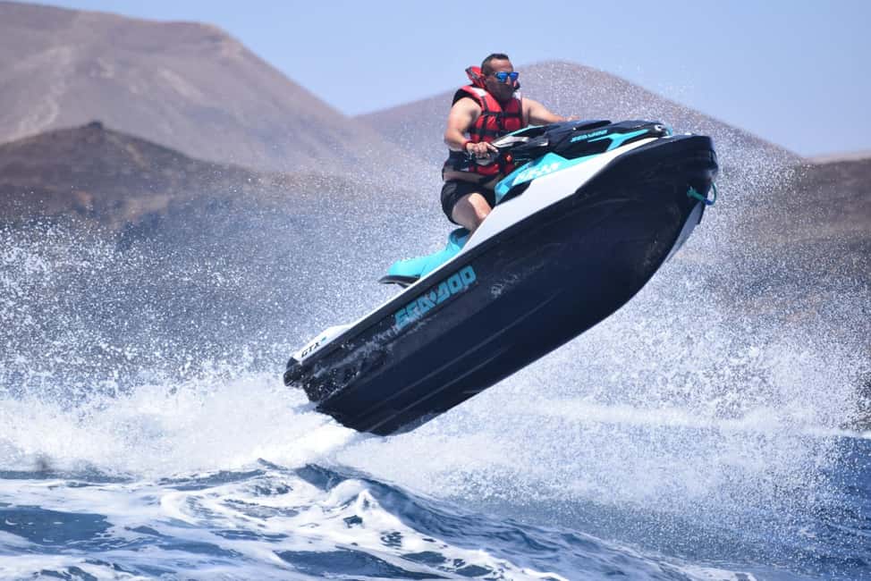 imagen n.º 17 de Lanzarote: Excursión en moto acuática actividad en Yaiza, Lanzarote, subida por el proveedor