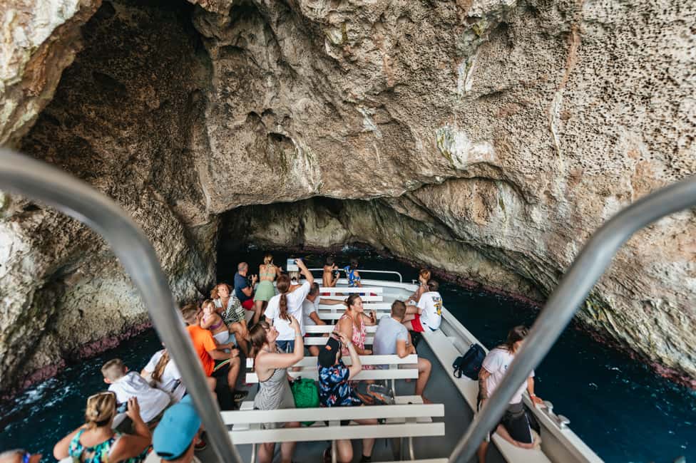 Immagine nº 26 di Sorrento: Gita in barca in Costiera e a Capri con degustazione di limoncello attività a Matermania, caricata dal fornitore