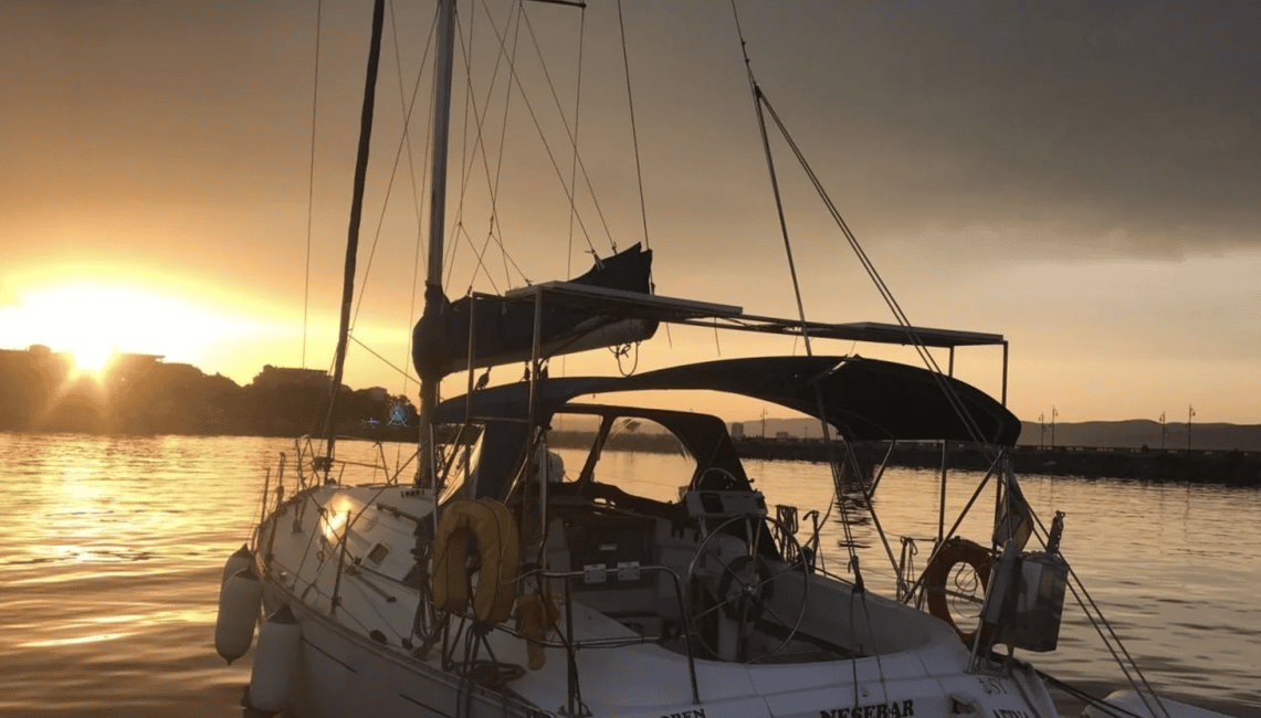 imagen n.º 2 de Desde Obzor: Crucero en yate al atardecer con vino y aperitivos, Nessebar actividad en Obzor, subida por el proveedor