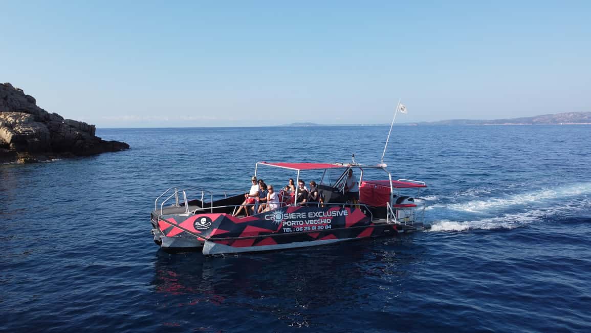 Image N°1 de Demi-journée : après-midi détente vers les îles Lavezzi et Cavallo activité à Porto-Vecchio, publiée par le prestataire