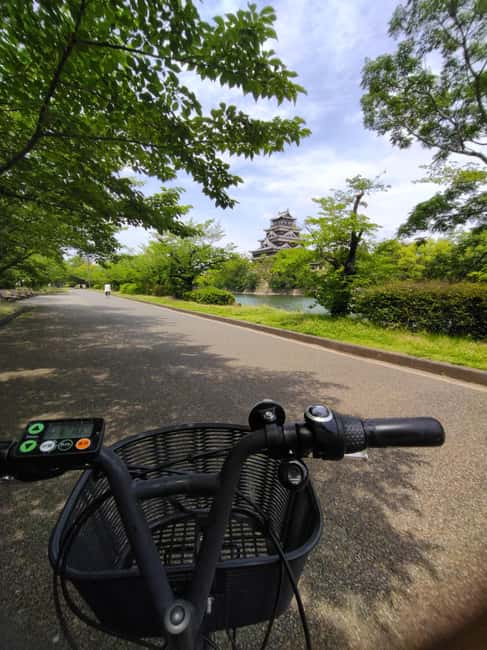 Image N°5 de Hiroshima : parc de la Paix, château et temple Mitaki en vélo électrique activité à Hiroshima, publiée par le prestataire