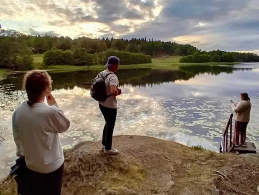 Immagine nº 2 di Stoccolma: Escursione al tramonto nel Parco Nazionale di Tyresta con pasto attività a Stoccolma, caricata dal fornitore