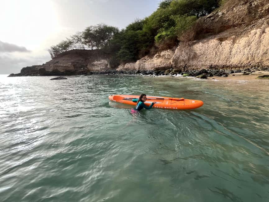 imagem n.2 de SUP Tarrafal: Aula e passeio de stand up paddle atividade em Tarrafal, carregada pelo fornecedor