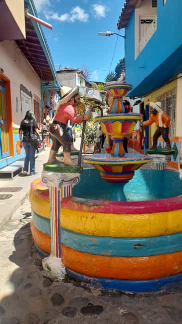 image n.6 of Tour Privado: Guatape Piedra Replica Peñol Alto Chocho Barco activity in El Peñol, uploaded by supplier