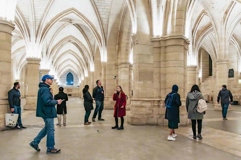 Image N°15 de Paris : visite à pied de l'Ile de la Cité avec la Sainte-Chapelle activité à Paris, publiée par le prestataire