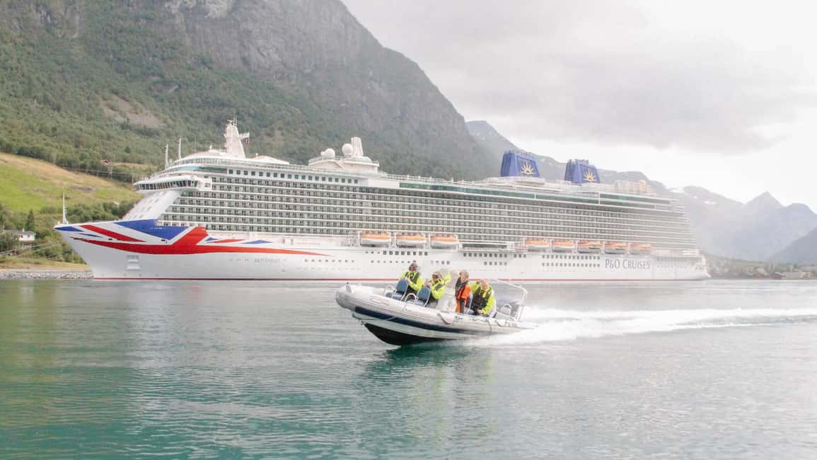 Immagine nº 4 di Olden: Tour in barca del Nordfjord con commento in diretta attività a Nordland Fylke, caricata dal fornitore