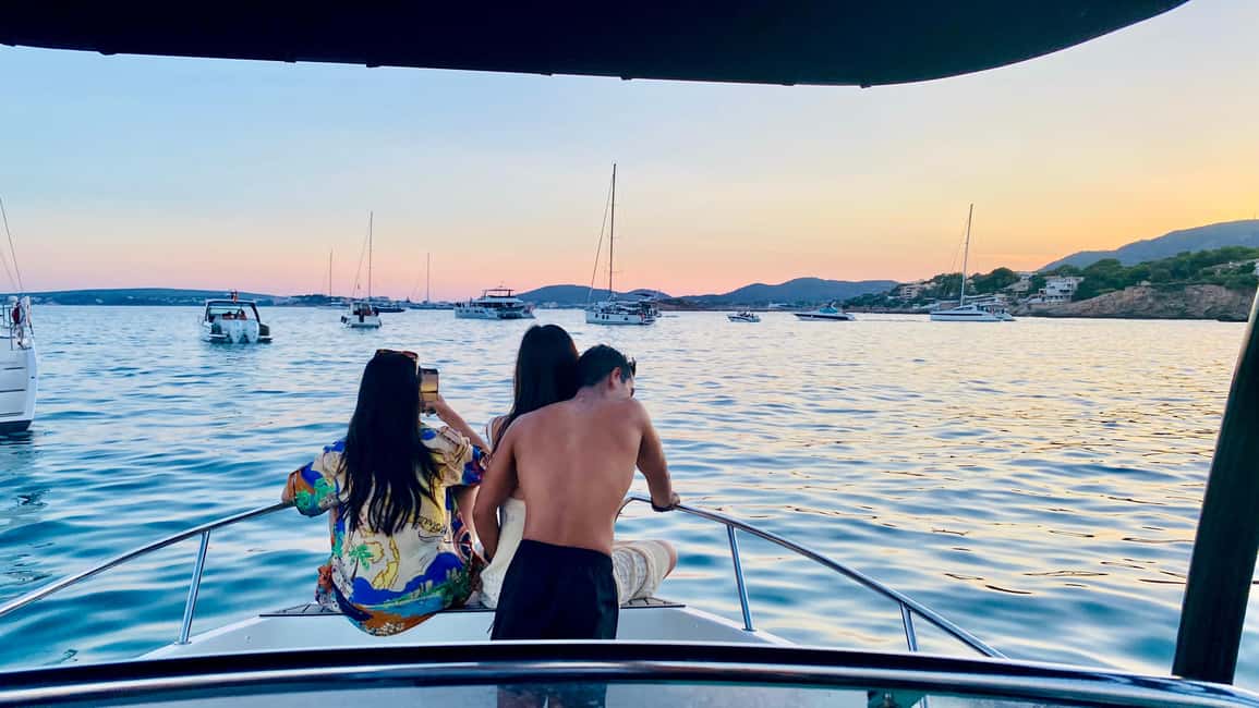 image n.14 of Palma: Private Boat Tour in Mallorca with Snorkel and Paddle activity in Calvià, uploaded by supplier