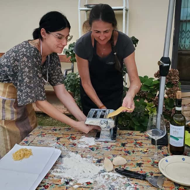 Immagine nº 5 di San Gimignano: lezione di pasta con aperitivo attività a San Gimignano, caricata dal fornitore