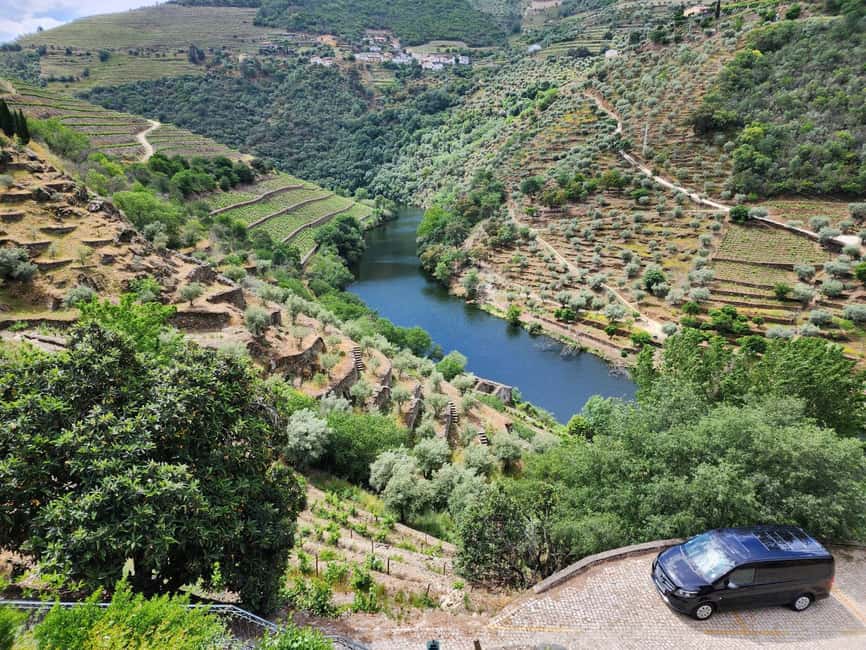 image n.6 of From Peso da Régua: Visit 3 wineries, tasting and viewpoint activity in Norte Region, uploaded by supplier