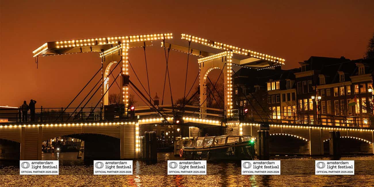 imagen n.º 3 de Crucero por el Festival de la Luz de Ámsterdam con bebidas calientes opcionales actividad en Ámsterdam, subida por el proveedor