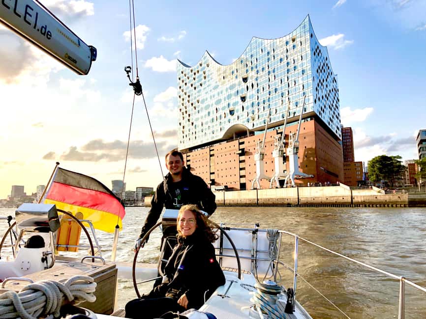 Immagine nº 1 di Autentica gita in barca a vela "verso Blankenese", Amburgo/Elbe attività a Germania, caricata dal fornitore