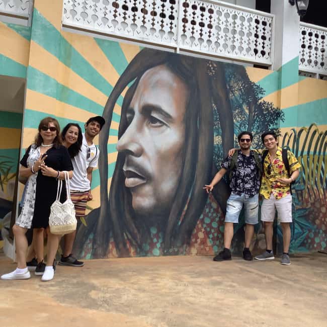 imagem n.1 de De Falmouth Bay: Museu Bob Marley e excursão à Nine Mile atividade em Kingston, Jamaica, carregada pelo fornecedor