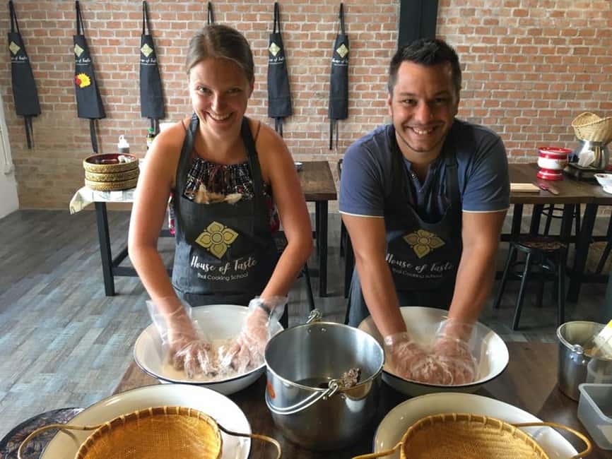 imagen n.º 2 de Sukhumvit: Clase práctica de cocina tailandesa y visita al mercado en BKK actividad en Bangkok, subida por el proveedor