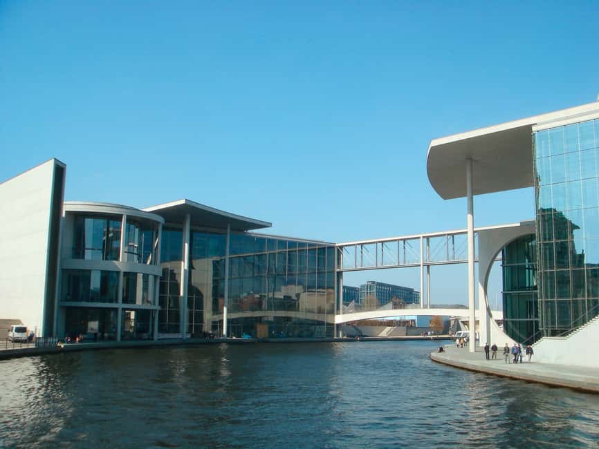 imagen n.º 15 de Berlín: Crucero de 2,5 horas en barco por el lado Este con comentarios actividad en Berlín, subida por el proveedor